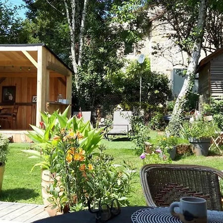 Repos Et Decouverte A Cote De Figeac *